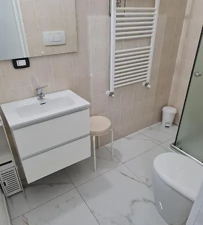 Aglaia Oda ve Kahvaltı 3*