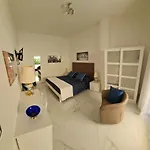 Aglaia فندق مبيت وإفطار 3*